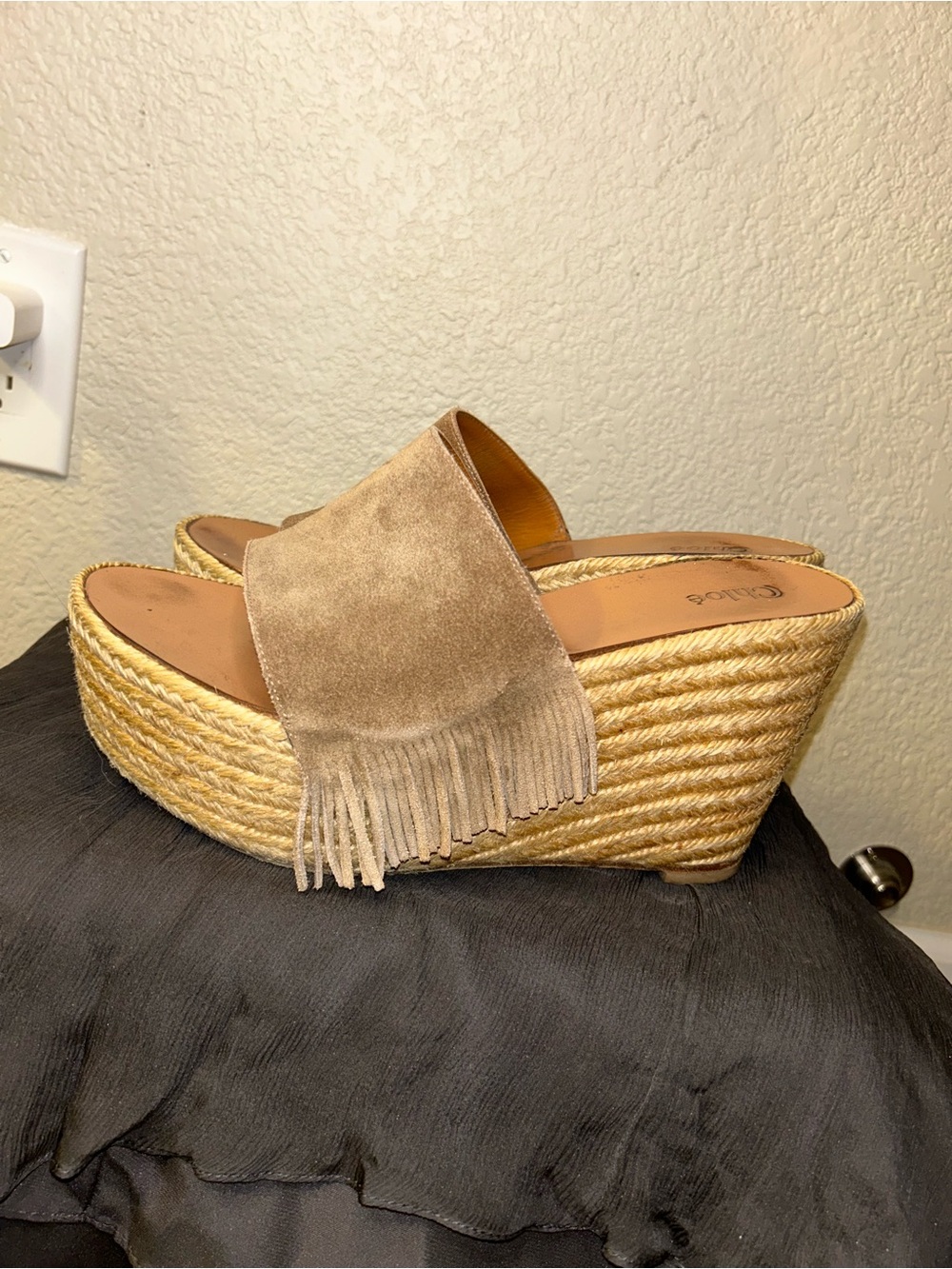 Vintage Chloe suede fringe wedge platform chunky sandals. Size 39.